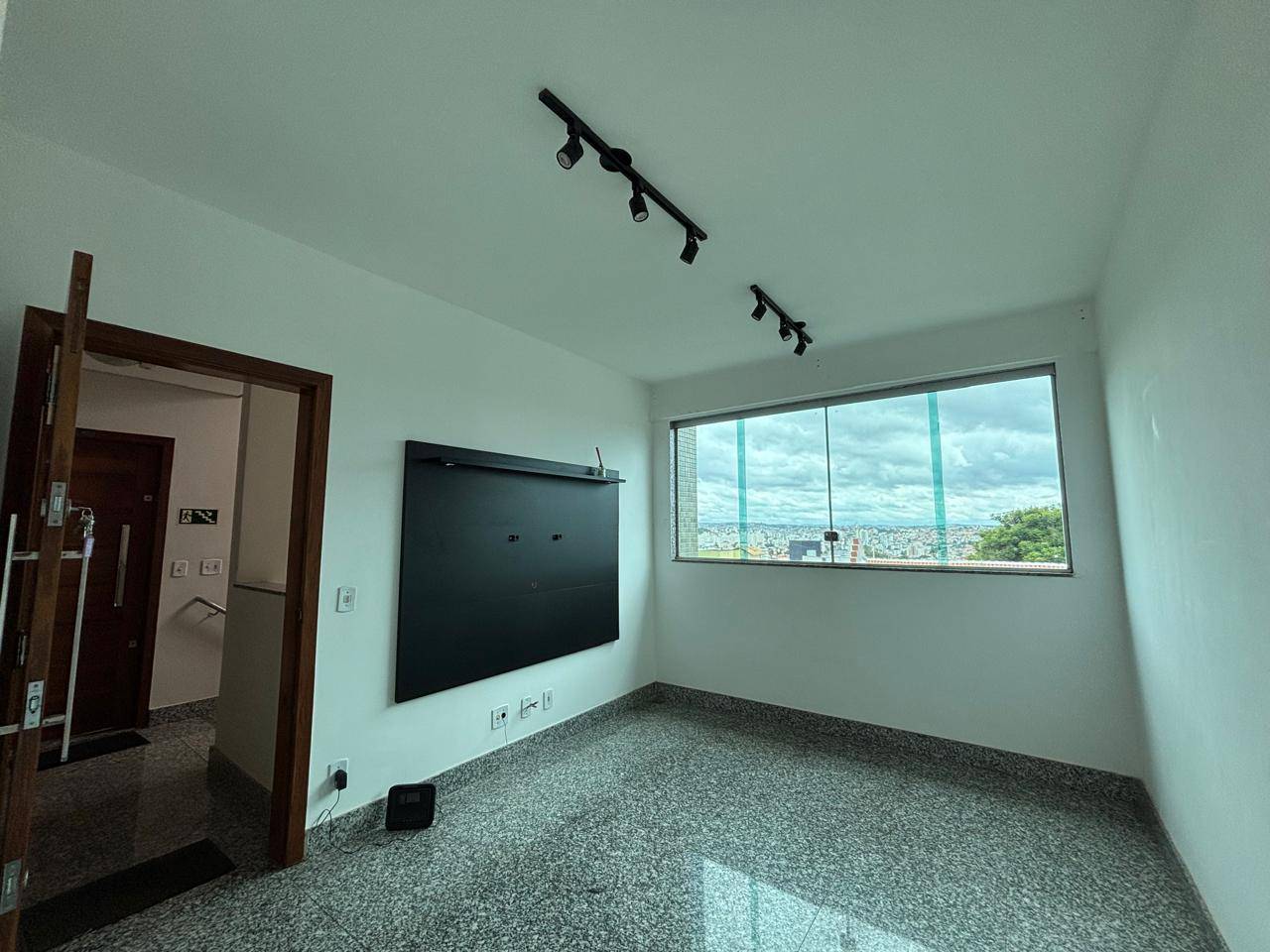 #1075 - Apartamento para Locação em Belo Horizonte - MG