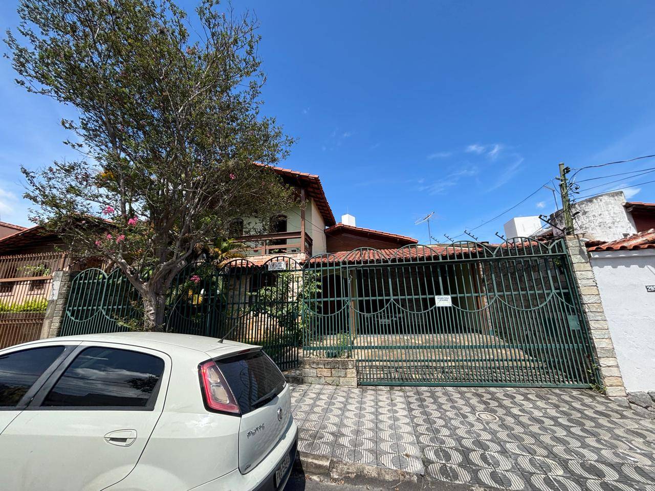 #1095 - Casa para Locação em Belo Horizonte - MG